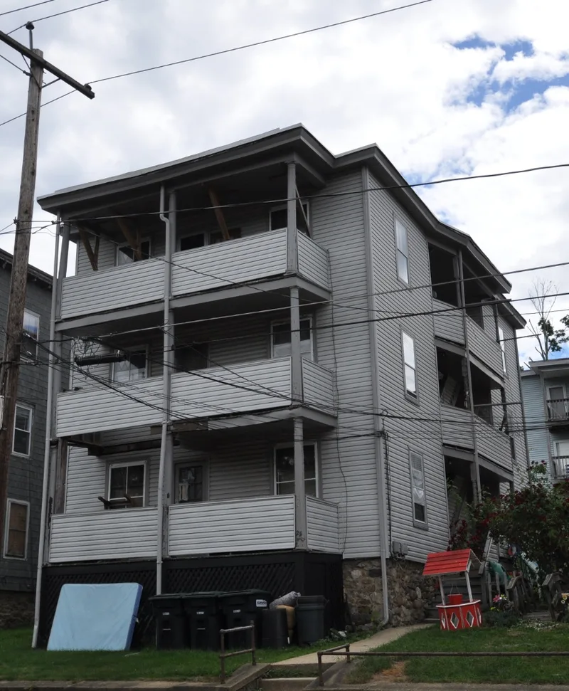 Building at 25-27 River Street, Southbridge, Massachusetts