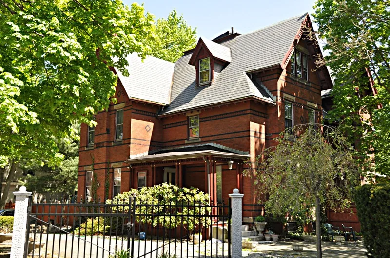DeRochmont House, Winchester, Massachusetts