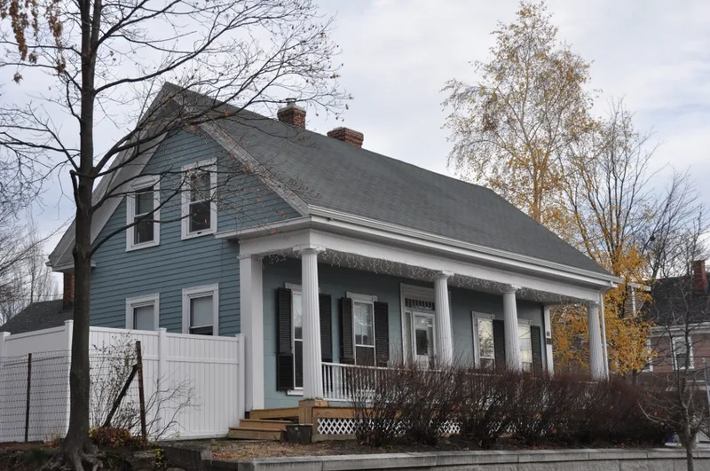 House at 40 Crescent Street, Wakefield, Massachusetts