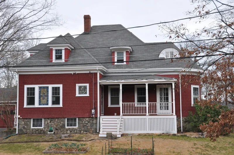 House at 2 Nichols Street, Wakefield, Massachusetts