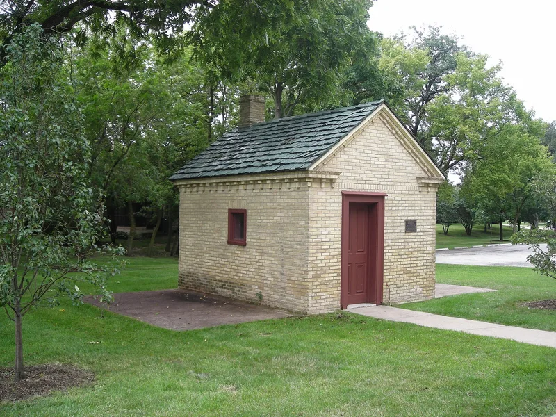 Sunderlage Farm Smokehouse, Hoffman Estates, Illinois