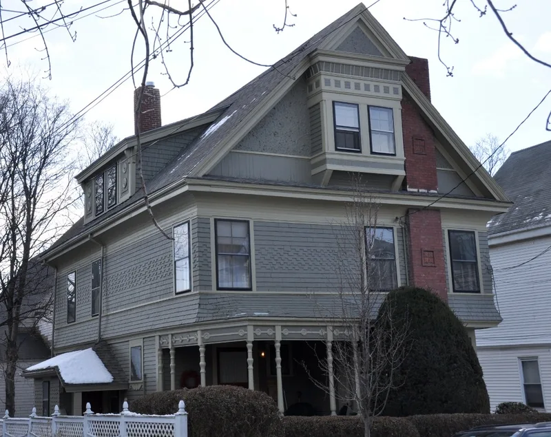 House at 21 Dartmouth Street, Somerville, Massachusetts