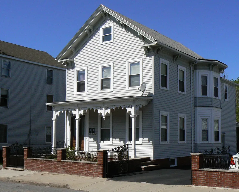 House at 81 Pearl Street, Somerville, Massachusetts