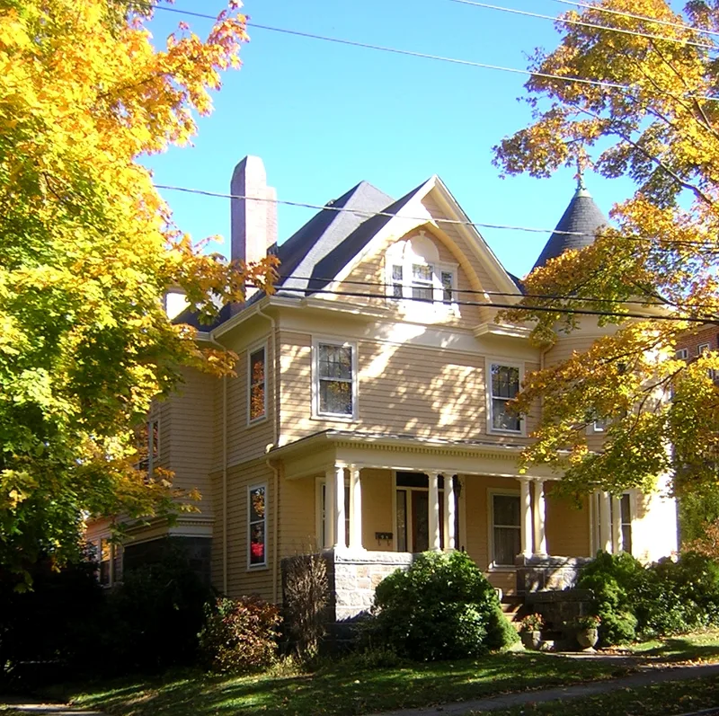 House at 94 Grandview Avenue, Quincy, Massachusetts