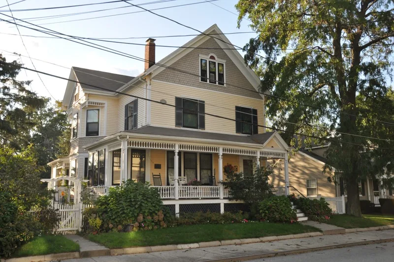 Banks, E. Sybbill, House, Waltham, Massachusetts