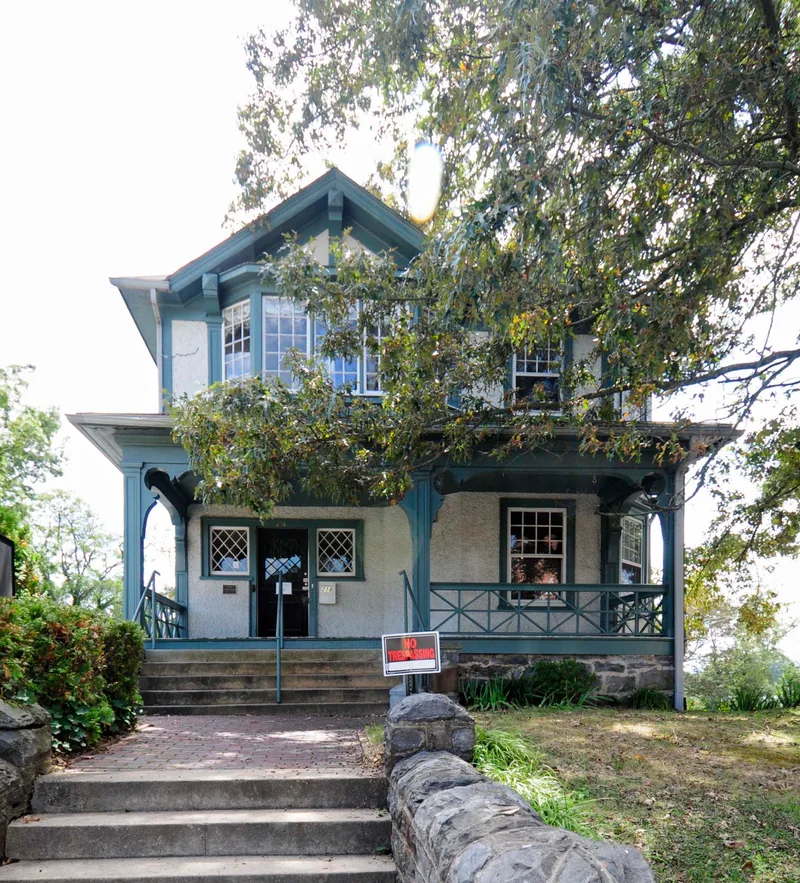 Alexander, Mrs. Minnie, Cottage, Asheville, North Carolina