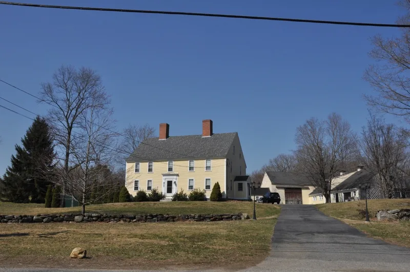 House at 922 Dale Street, North Andover, Massachusetts