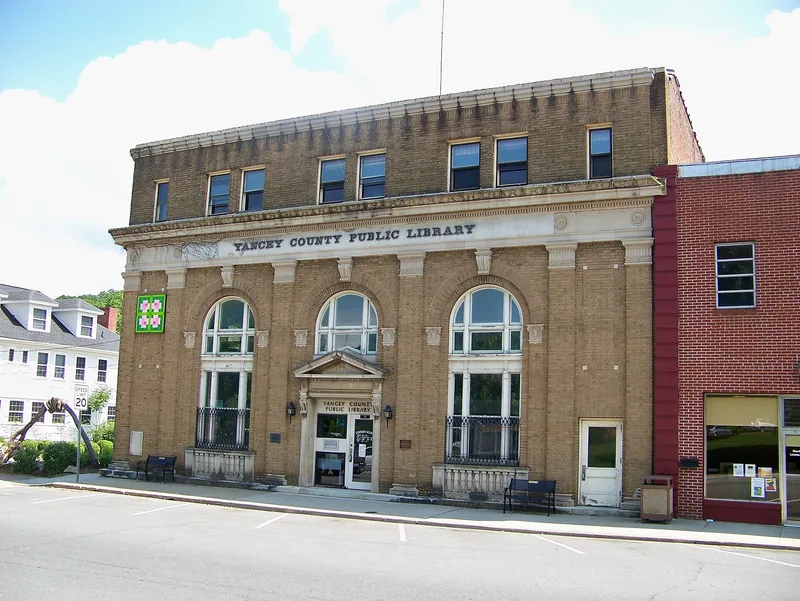 Citizens Bank Building, Burnsville, North Carolina