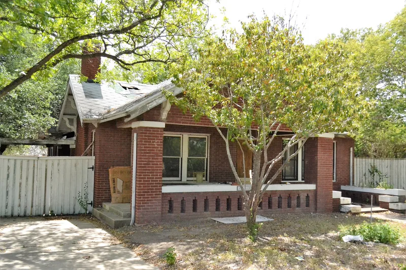 Kinchion, L. B., House, Belton, Texas