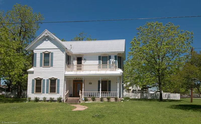 Laas, Dr. Charles, House, Burton, Texas