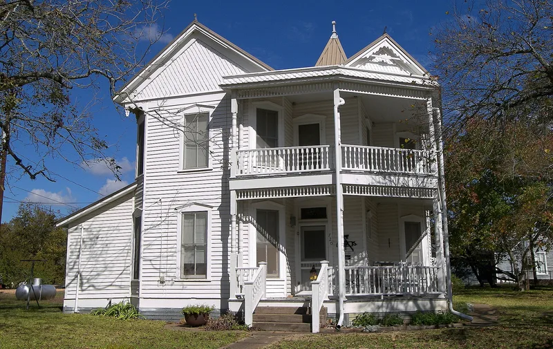 Kneip-Bredthauer House, Burton, Texas