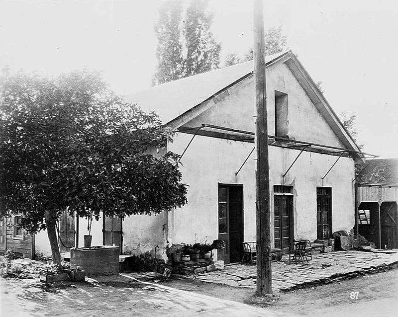 Chichizola Family Store Complex, California