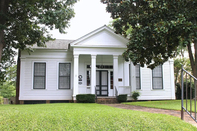 Howard House, Palestine, Texas