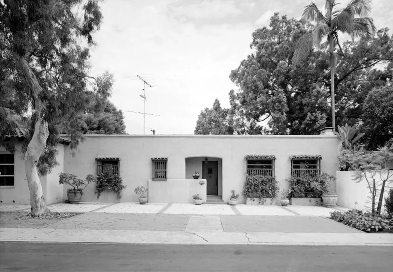 Baker, Pearl, Row House, Rancho Santa Fe, California
