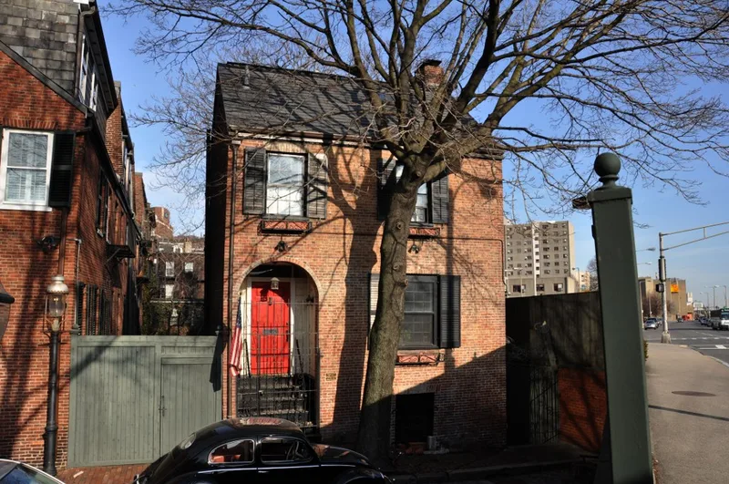 House at 1 Bay Street, Boston, Massachusetts