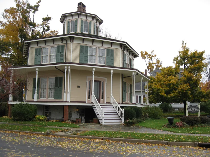 Rich-Twinn Octagon House, Akron, New York
