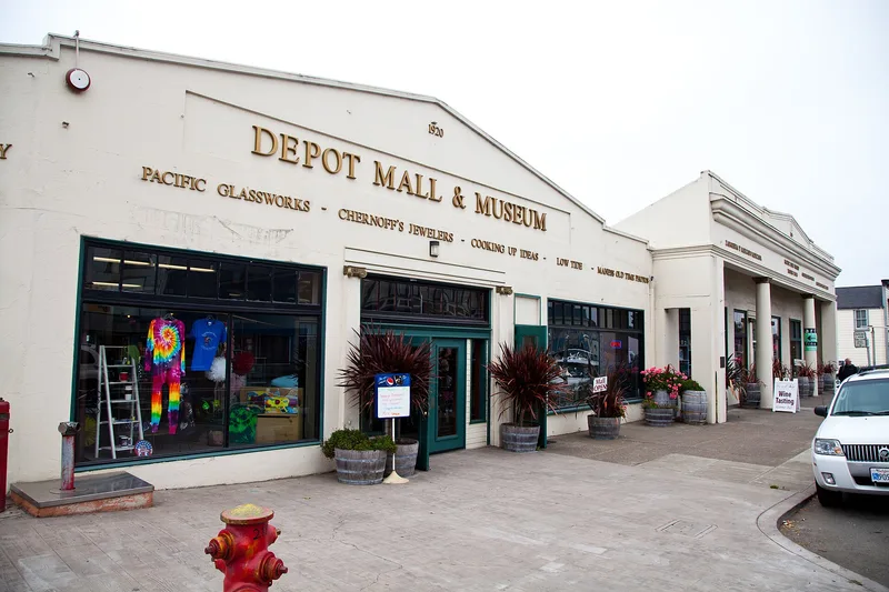 Olinsky Building, Fort Bragg, California