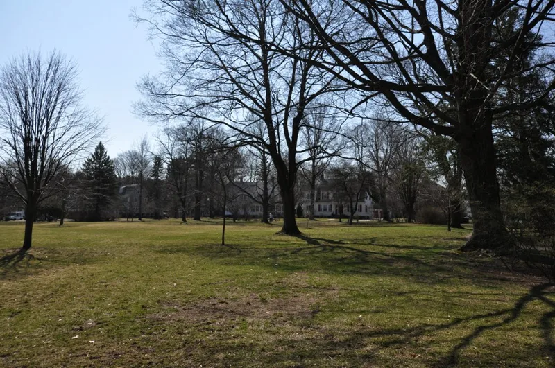 Tavern Acres Historic District, Massachusetts
