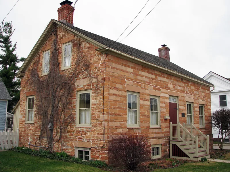 Clarkson-Knowles Cottage, Potsdam, New York