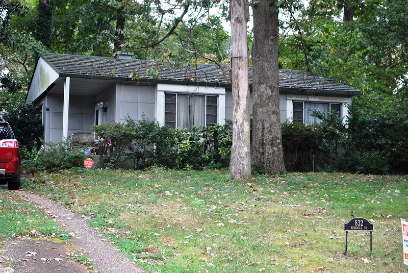 Adams, Jack and Helen, Lustron House, Atlanta, Georgia