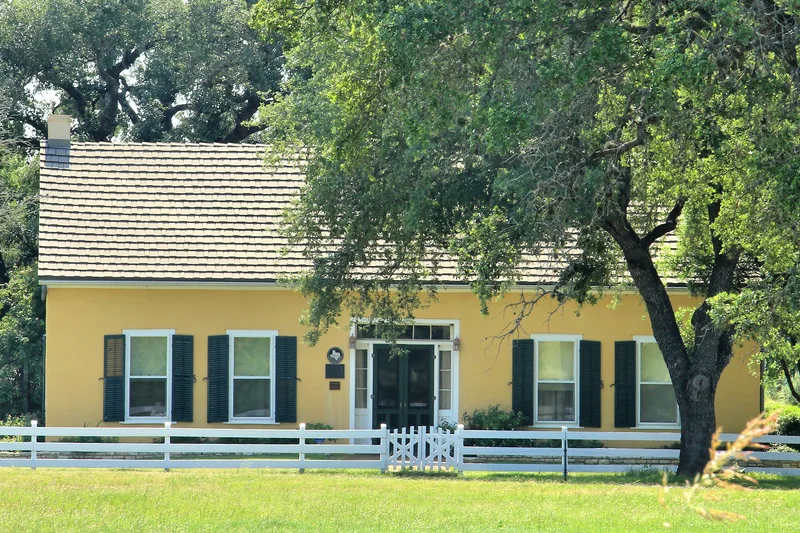 Tewes, Edward and Texanna, House, Seguin, Texas
