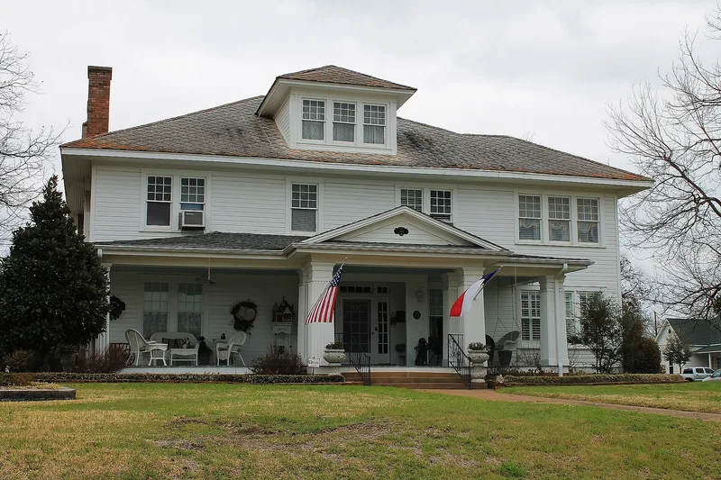 Lott, Howard L. and Vivian W.,House, Mineola, Texas