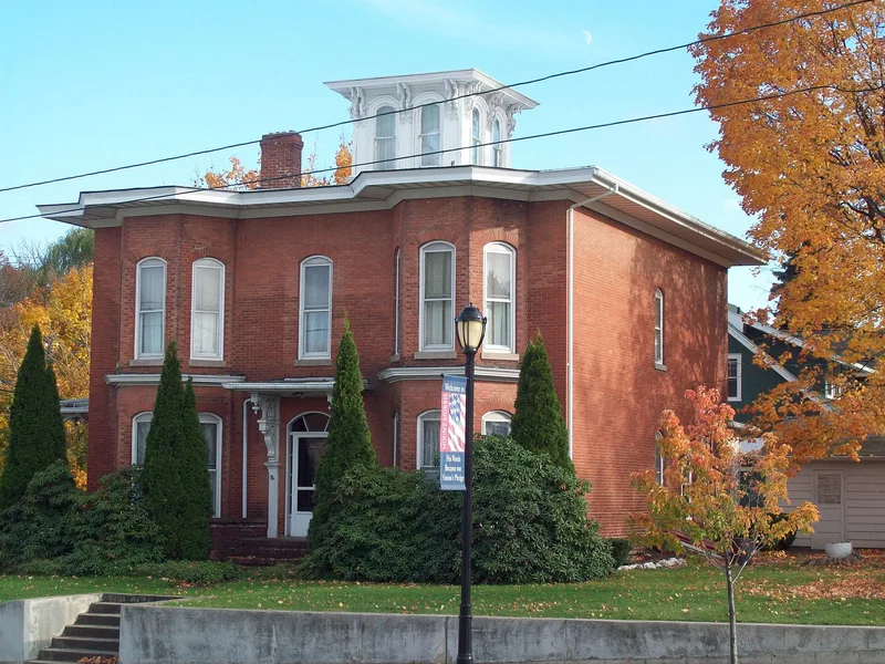 House at No. 8 State Street, Mount Morris, New York