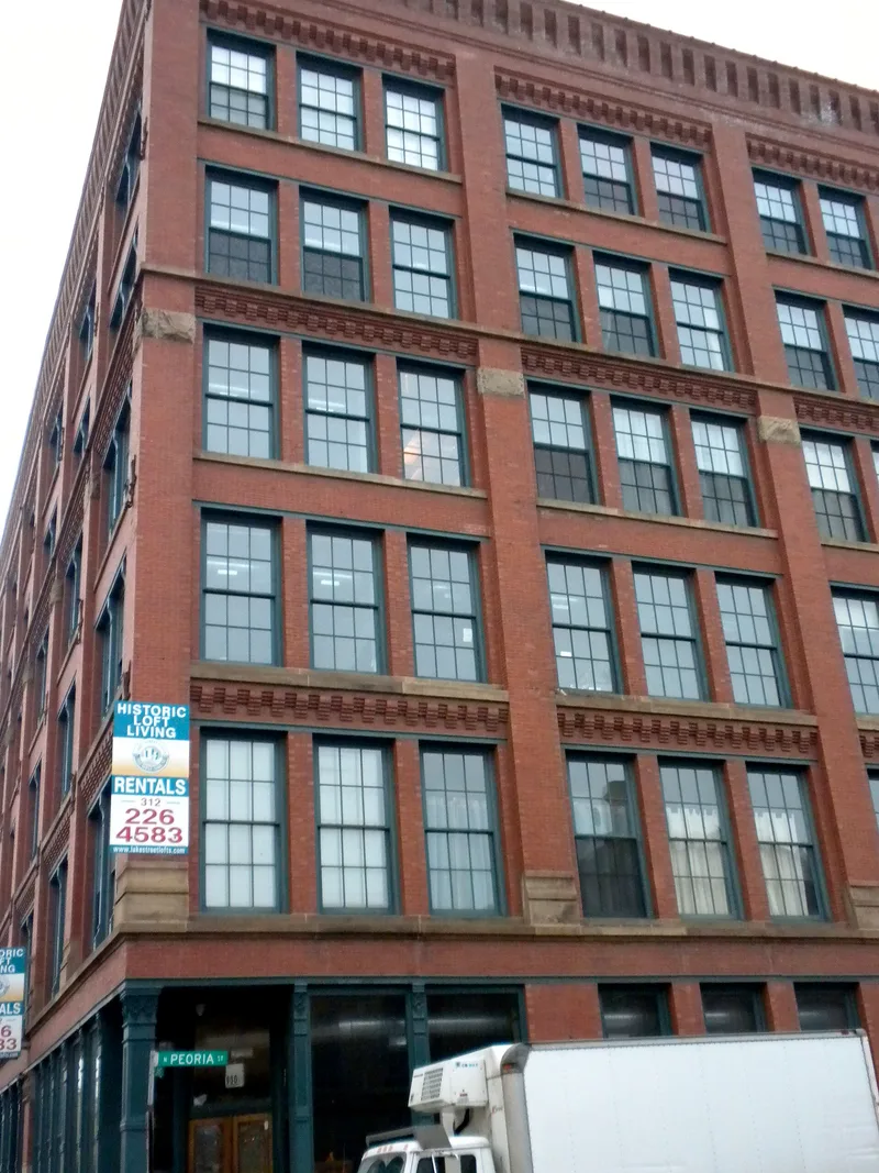 Building at 900 West Lake Street, Chicago, Illinois