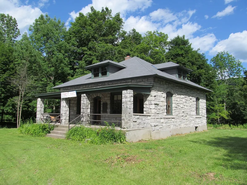 Farnams Village Historic District, Cheshire, Massachusetts