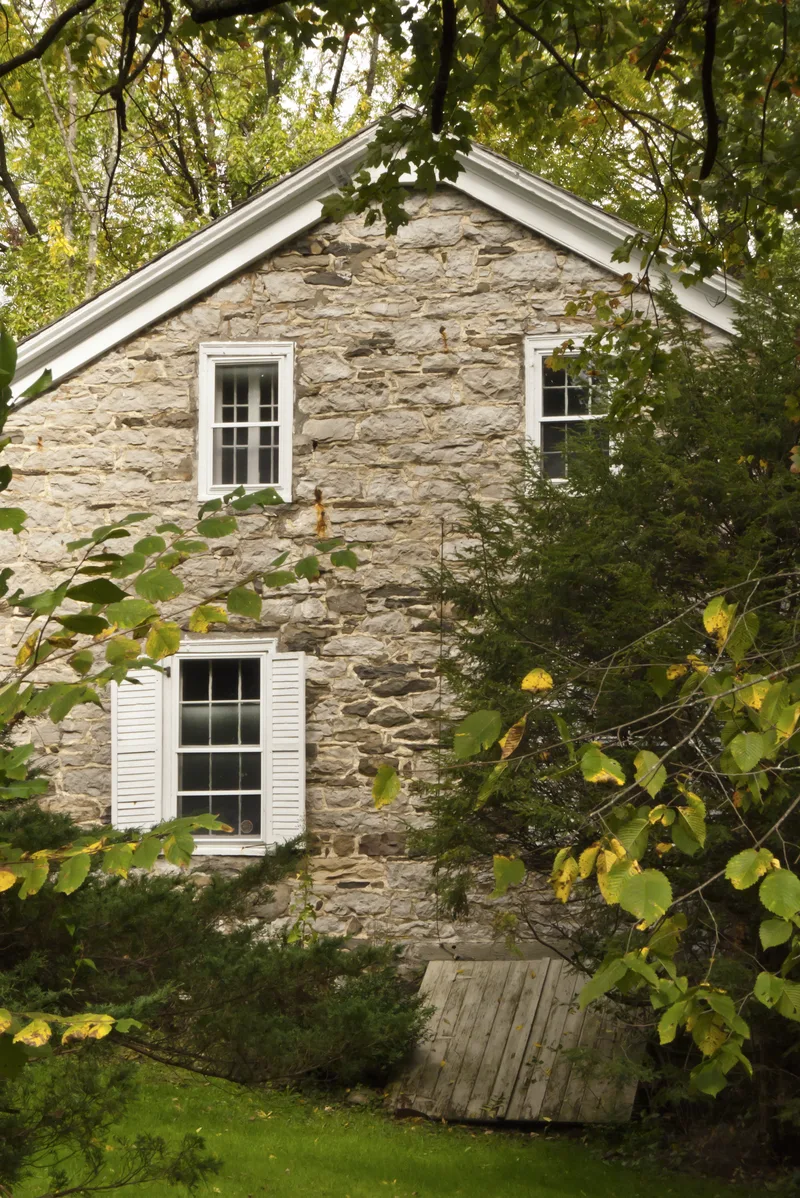 Sahler Stone House and Dutch Barn, Rochester, New York